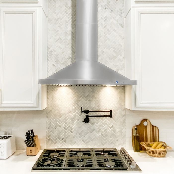 ZLINE 4-Piece Appliance Package - 30 In. Rangetop, Range Hood, Refrigerator, and Double Wall Oven in Stainless Steel - 4KPR-RTRH30-AWS