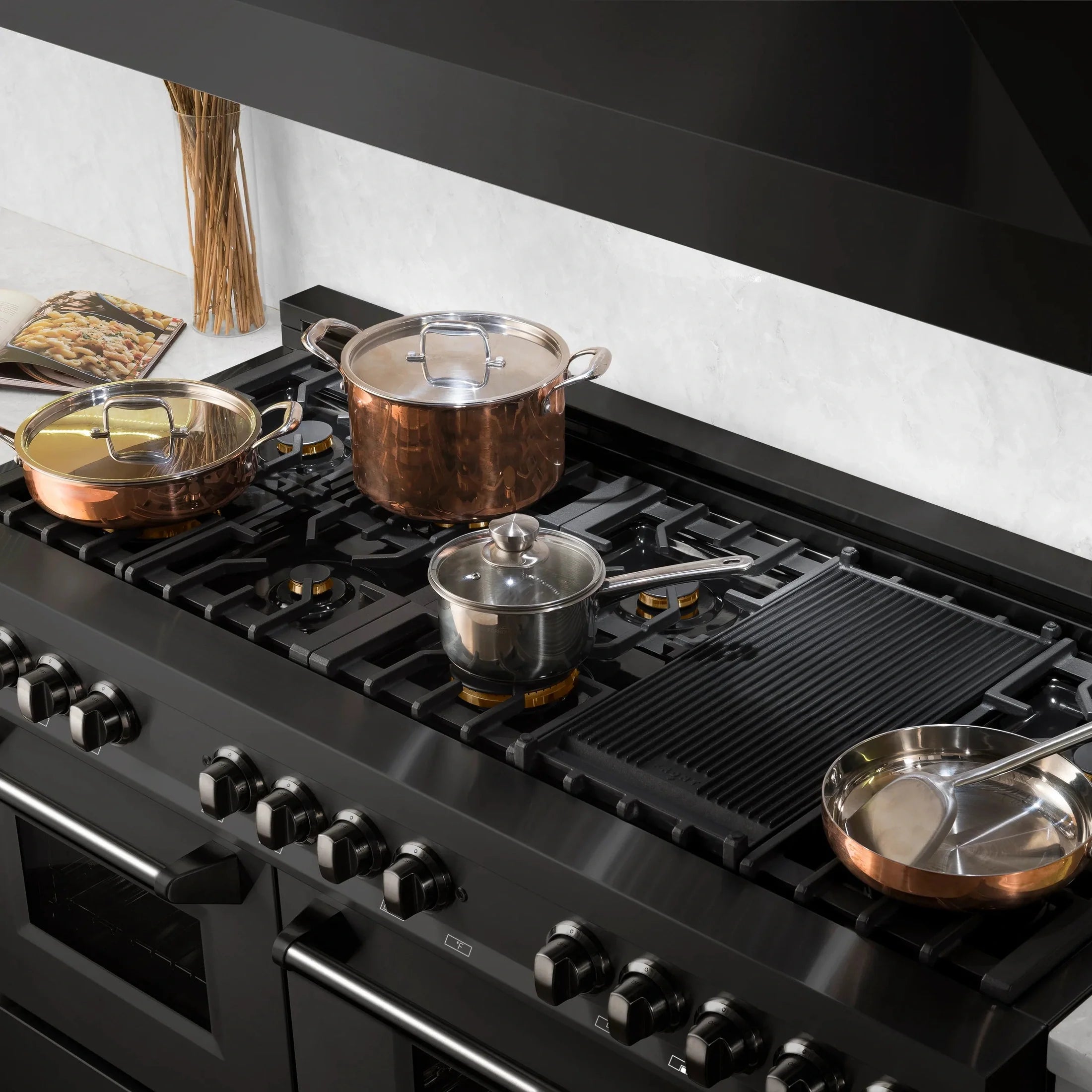 ZLINE 60" 7.4 cu. ft. Dual Fuel Range with Gas Stove and Electric Oven in Black Stainless Steel with Brass Burners